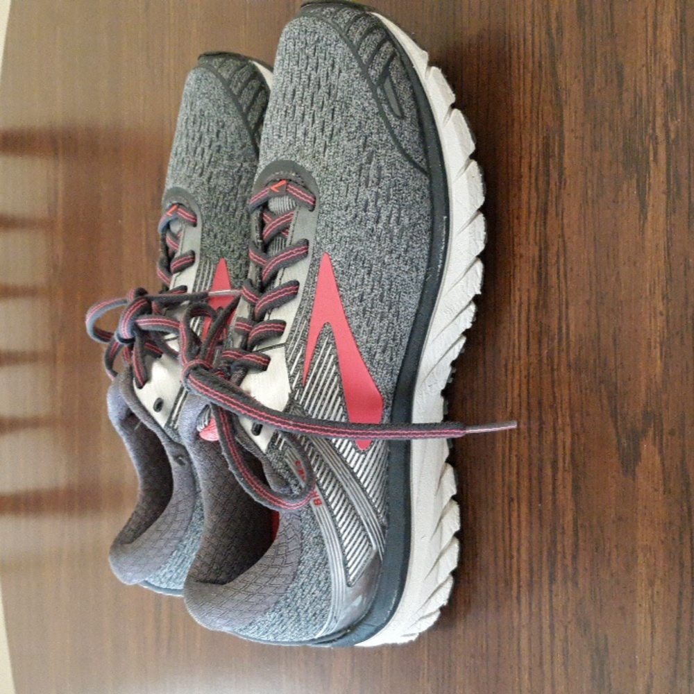 Brooks Tennis Shoes